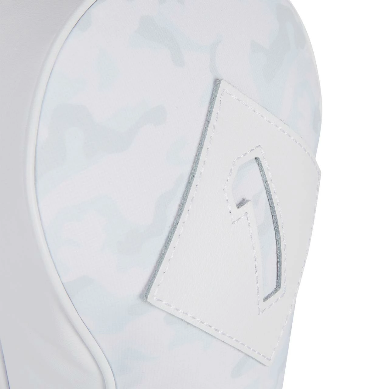 Titleist White Out 3 Panel Leather & Performance Headcover - Image 4